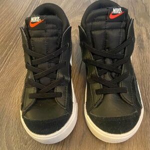 Nike Kids Black and White Sneakers